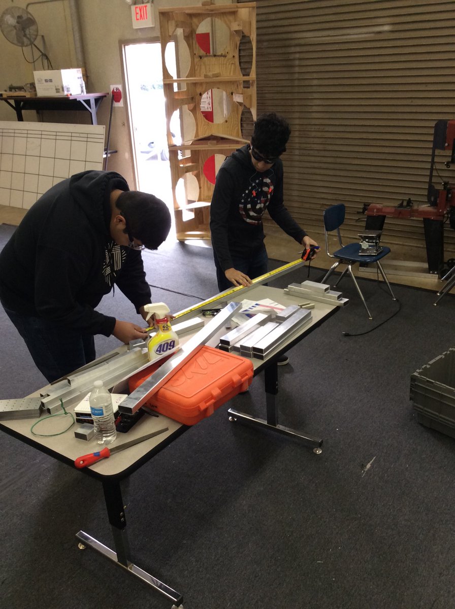 Frc457's tweet photo. The Grease Monkeys are working hard this afternoon!⚙️🔧. #firstroboticscompetition #omgrobots #frc457 https://t.co/xWCzCuSVBF