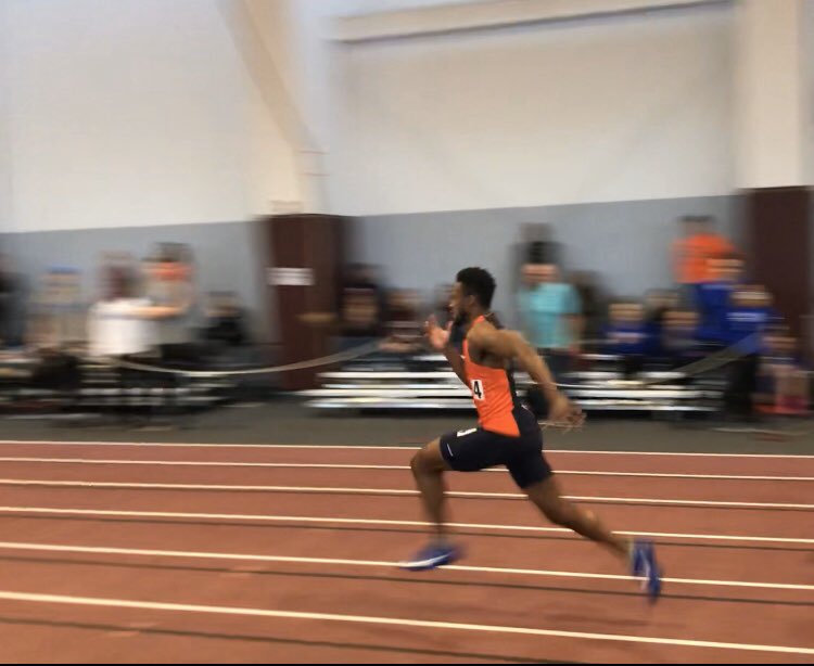 🚨NATIONAL LEADER ALERT🚨

<a href="/ReallVon/">Von</a> moves up to #1 in the nation with a 60m time of 6.69 seconds! 

He’s a fast, fast man! This performance also resets the Carson-Newman school record and is a Cregger Center facility record 🦅
