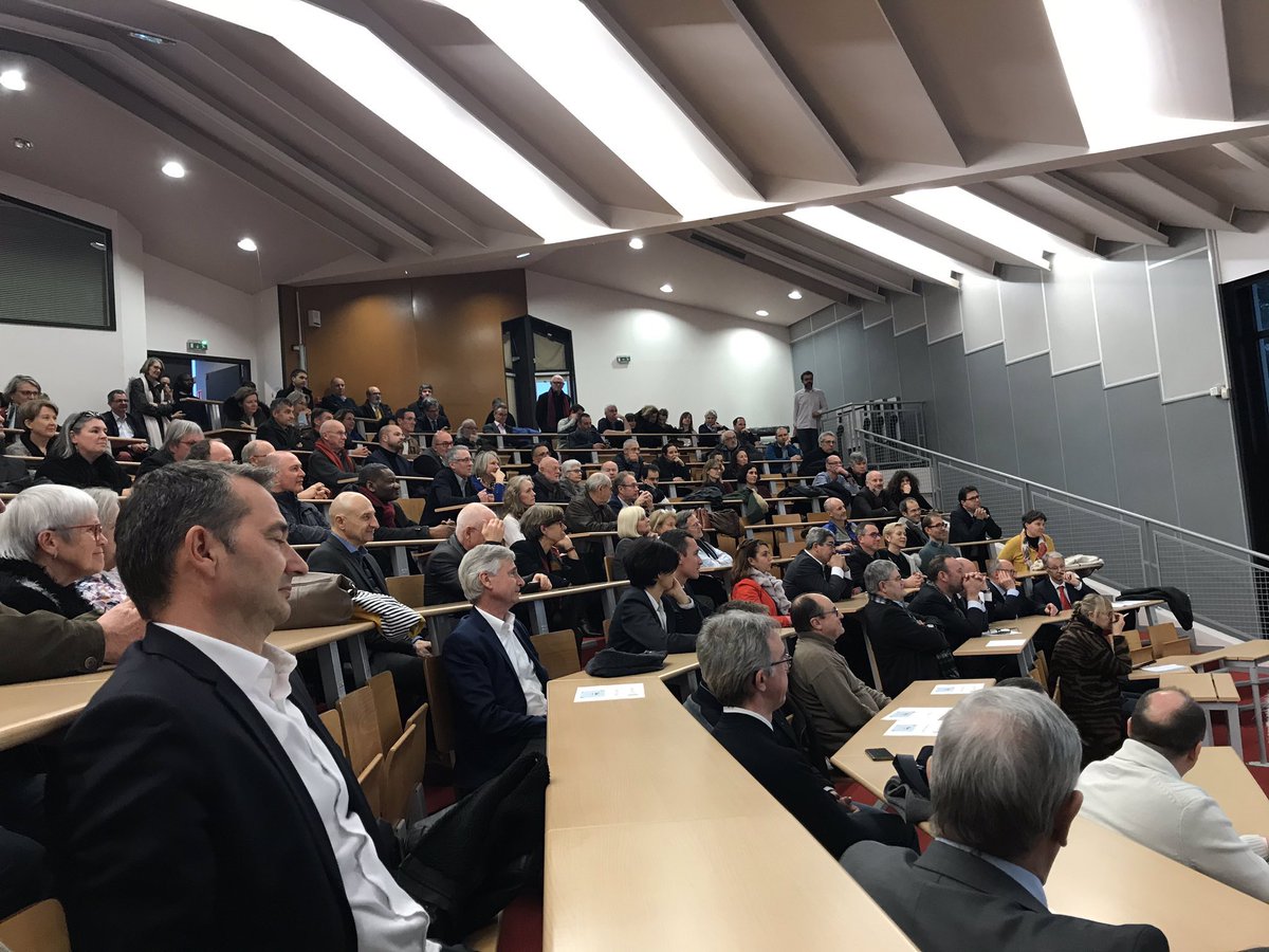 PatriceK56's tweet photo. Merci à tous les participants à ce moment convivial organisé pour mon départ de la direction de l’@IUTVANNES.
Beaucoup de messages bienveillants pour clore une décennie consacrée au pilotage de cet bel établissement. https://t.co/3k73YGHh0d