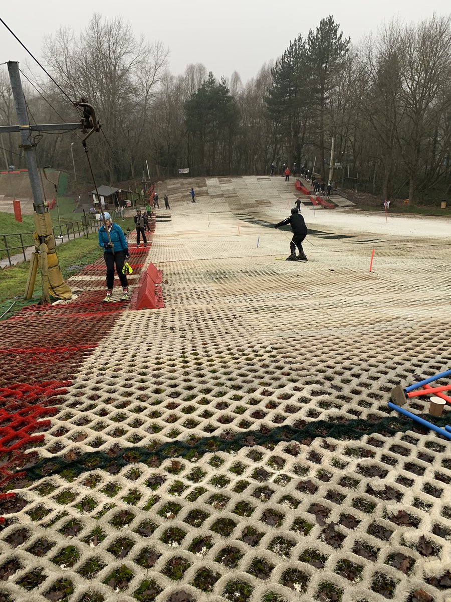 alleywhelan's tweet photo. This morning’s session practising railing @skigrahambell @ChemmySki #skiing #dryslopes Aldershot Senior Ski Club https://t.co/JCAFhhXFB6