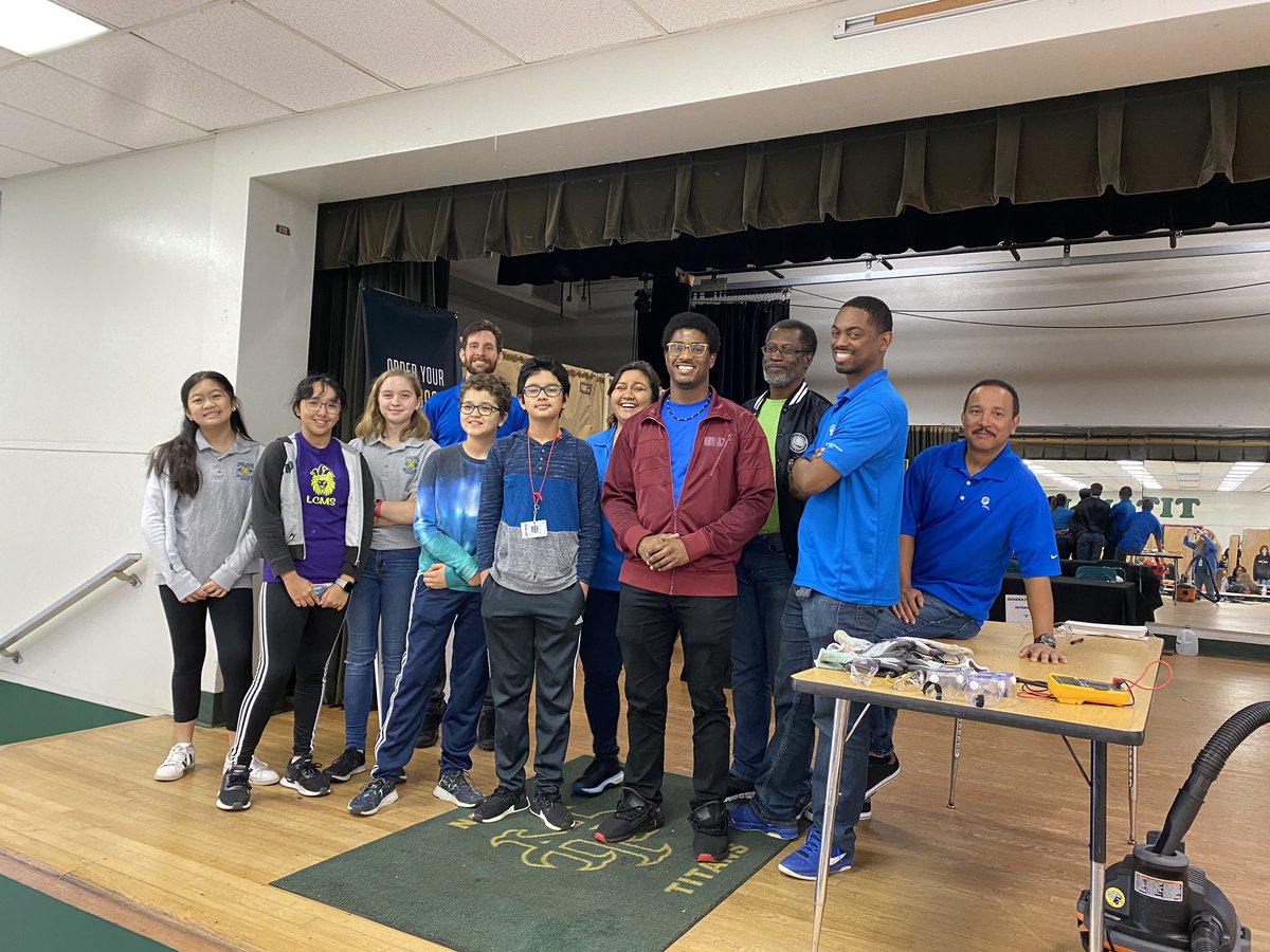 siestasunset09's tweet photo. @BrowardSTEM Thank you for an exciting #SECME event today! Congratulations to all the teams who participated #bridgebuilders #FPLwindgenerator #LCMSpride https://t.co/ziqUzaYIFY