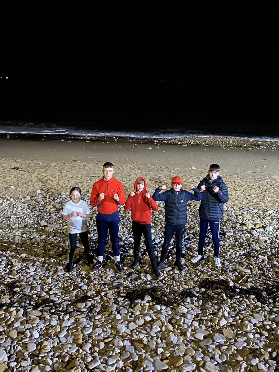 HyltonAnd's tweet photo. Some of the team showing their dedication before their bouts this weekend. Amazing dedication from these young athletes 🥊🥊🥊 https://t.co/OdMrH7NY9l