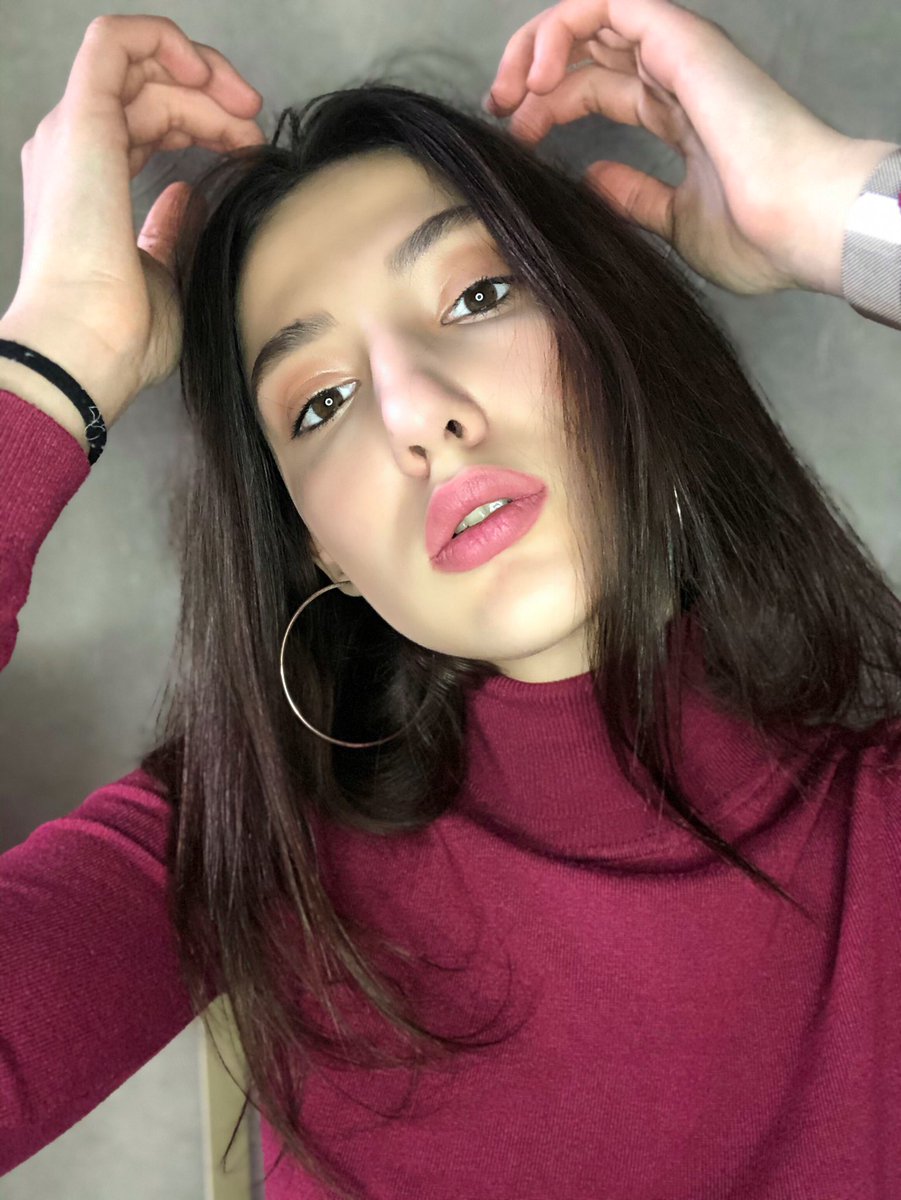 alin_flower's tweet photo. Смотрю прямо в свое будущее https://t.co/qFr8Fp5mb8