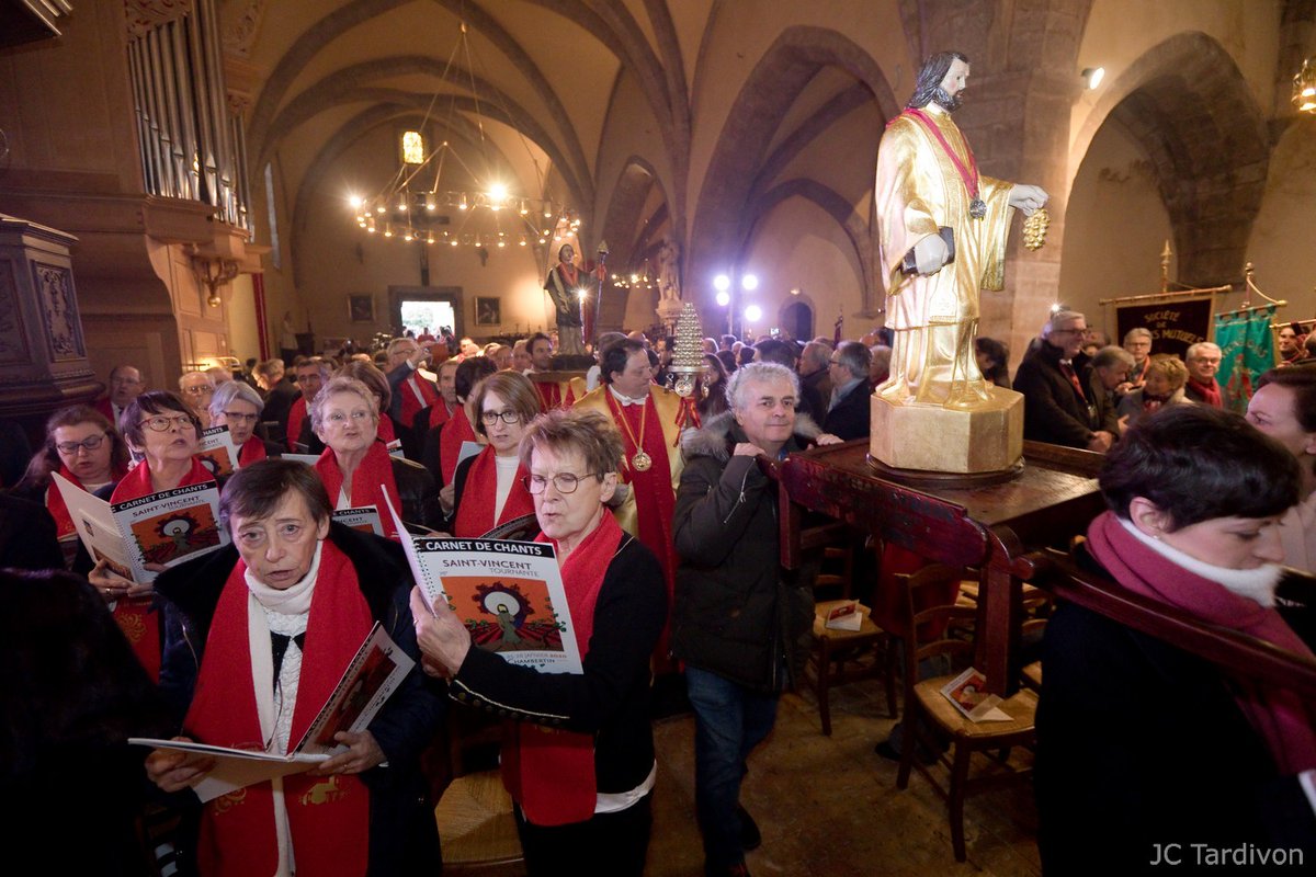 Infos_Dijon's tweet photo. #SVT2020 #GevreyChambertin @CCGevreyNuits @CotedorTourisme @BFCTourisme
CÔTE-D'OR : La Saint-Vincent tournante de Gevrey-Chambertin célèbre le vin de Bourgogne
https://t.co/7V1xdqT7E3 https://t.co/NSVb3W07He