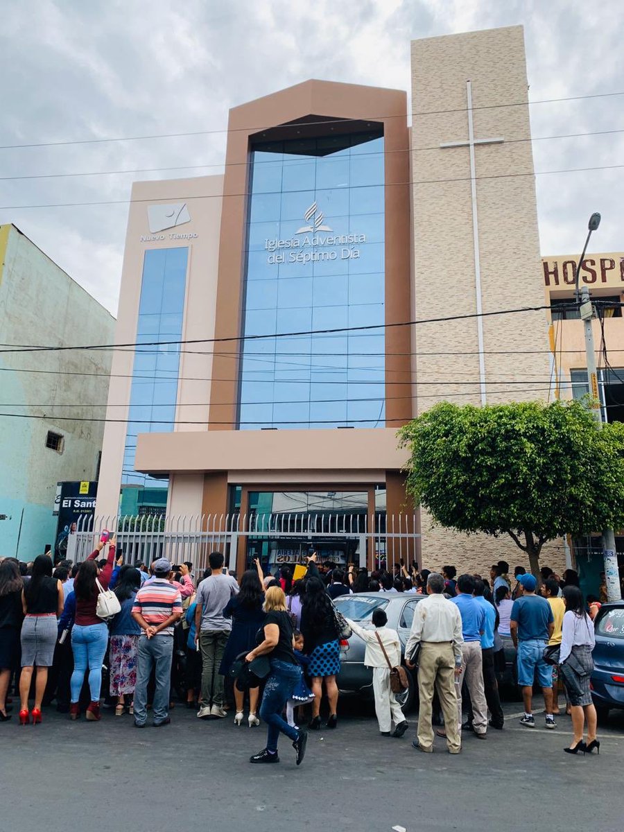 pr_rogermera's tweet photo. Gracias a Dios por regalarnos otro templo bonito, Iglesia central de Chimbote #ImagenCorporativaUPN Para Dios lo mejor, un centro para adorarle y refugio para las personas @AdventistasUPN @AdventistaMiCOP https://t.co/3BwOYQFzsd