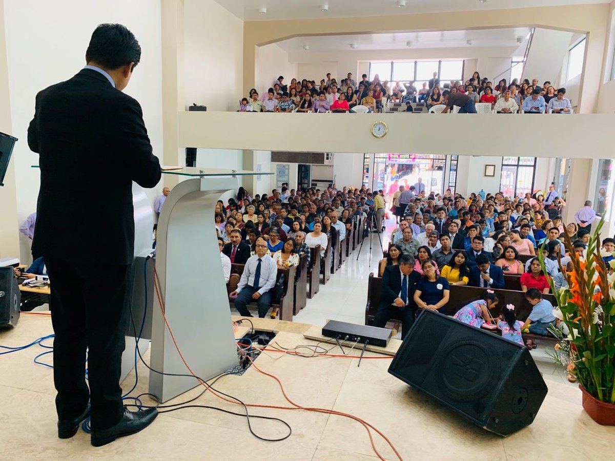 pr_rogermera's tweet photo. Gracias a Dios por regalarnos otro templo bonito, Iglesia central de Chimbote #ImagenCorporativaUPN Para Dios lo mejor, un centro para adorarle y refugio para las personas @AdventistasUPN @AdventistaMiCOP https://t.co/3BwOYQFzsd