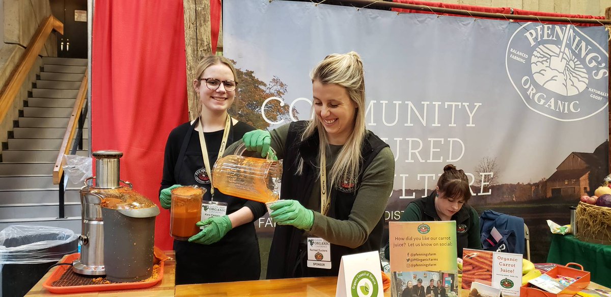 pfenningsfarm's tweet photo. Some of us (like Grant) have a lot of experience juicing carrots at demos, but for many of us this is a fun change from our day to day routine.  Thankful for a fun and hard-working team!  @GuelphOrganic #pfennings4me #carrotjuice #bestteamever #goc20 https://t.co/vHiuLl3PmD