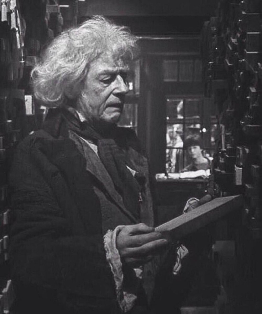 HPotterUniverse's tweet photo. "I wonder..." -Ollivander making the connection between Harry Potter and Voldemort

#RIPJohnHurt https://t.co/h4s0n0gnqi