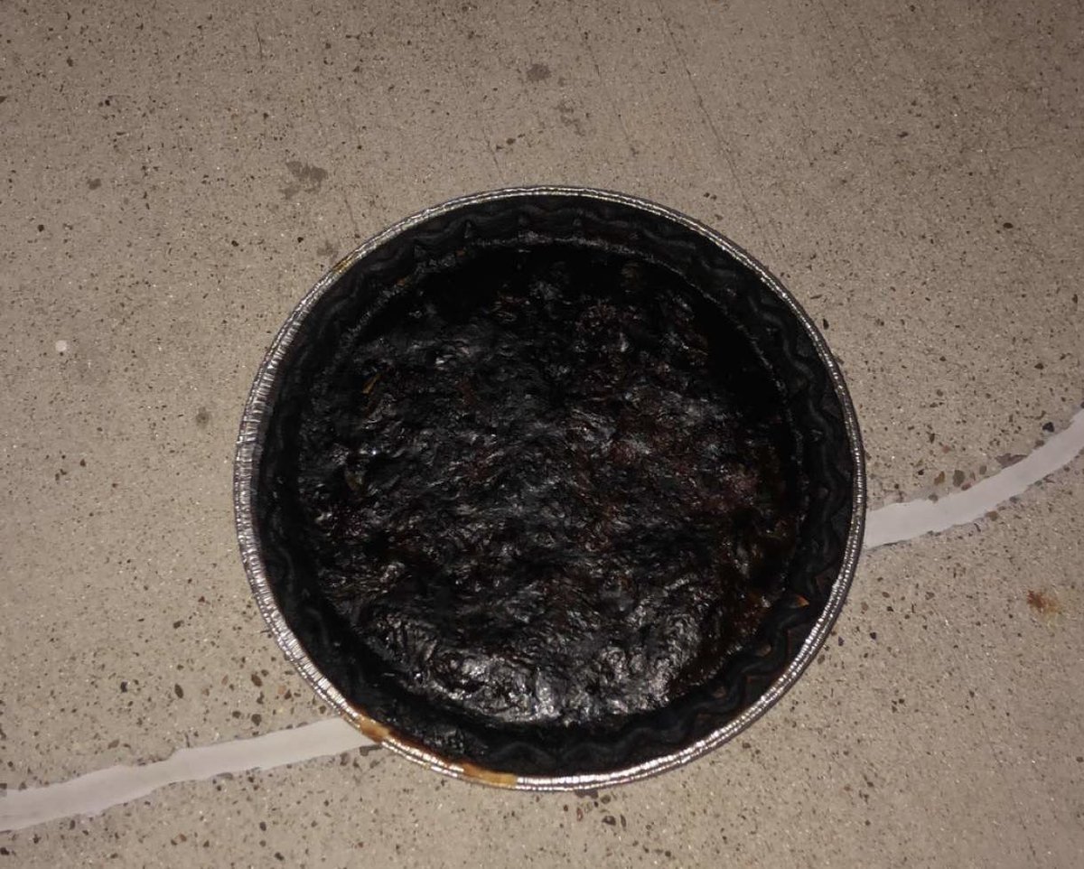 nursenini's tweet photo. Y’all my roommate try to straight up tried to kill me— look at this shit https://t.co/5JDcMougnU