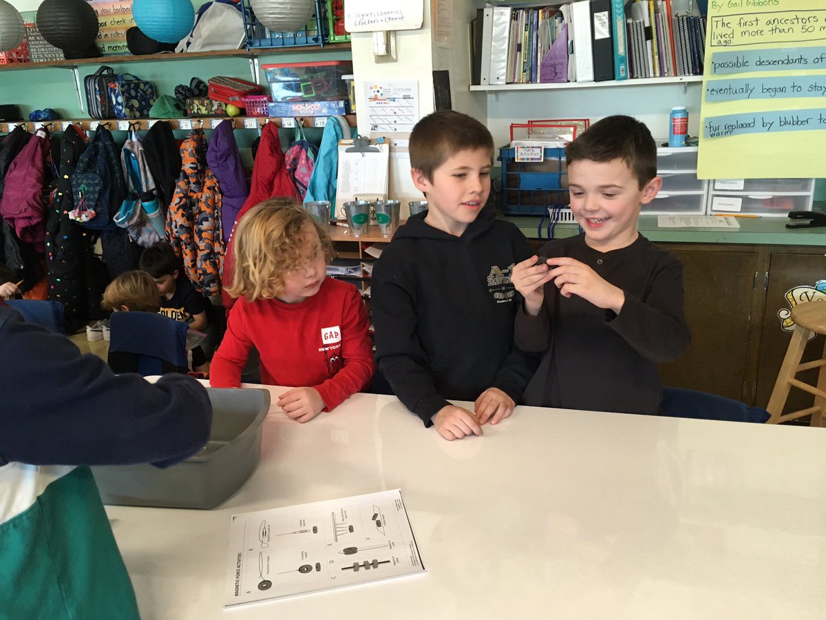 liz_stack24's tweet photo. Thank you to our third grade buddies @HathawaySchool @Acciardo21 @Travis1713 https://t.co/vPzp31nXPV