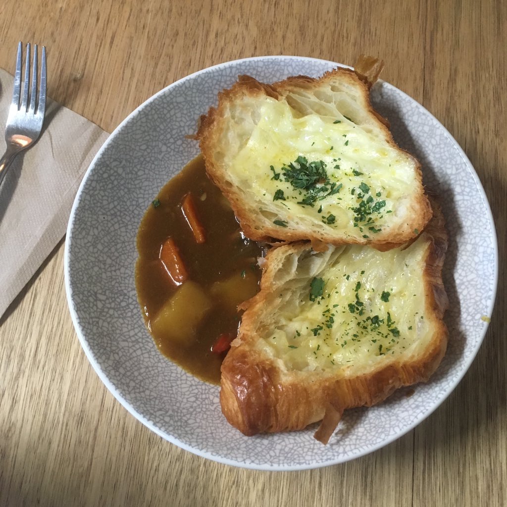 radtherandom's tweet photo. im having blasphemy for breakfast: cheese croissant with japaneSE CuRRrrrY😰🥵🤢🤮 https://t.co/62EHsNLrWE
