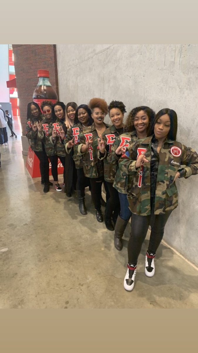 LocsofFlwrs's tweet photo. Often Imitated. Never duplicated. THE GOATS. #LiterallyYourFavsFav #FALL11 @thatgirl_teatea https://t.co/5KfekwTI0j