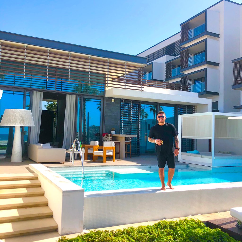 Gkn Sara (@saragkn) on Twitter photo 