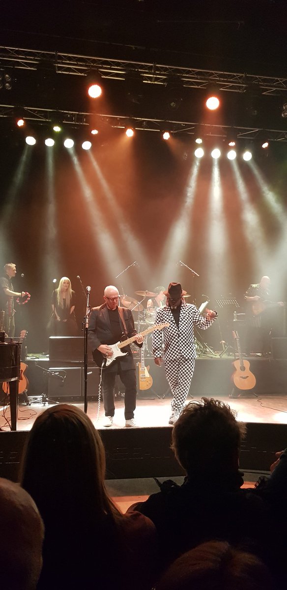 MALconcerts's tweet image. #abowiecelebration at #o2shepherdsbush #kevinarmstrong and #coreyglover , a great night.