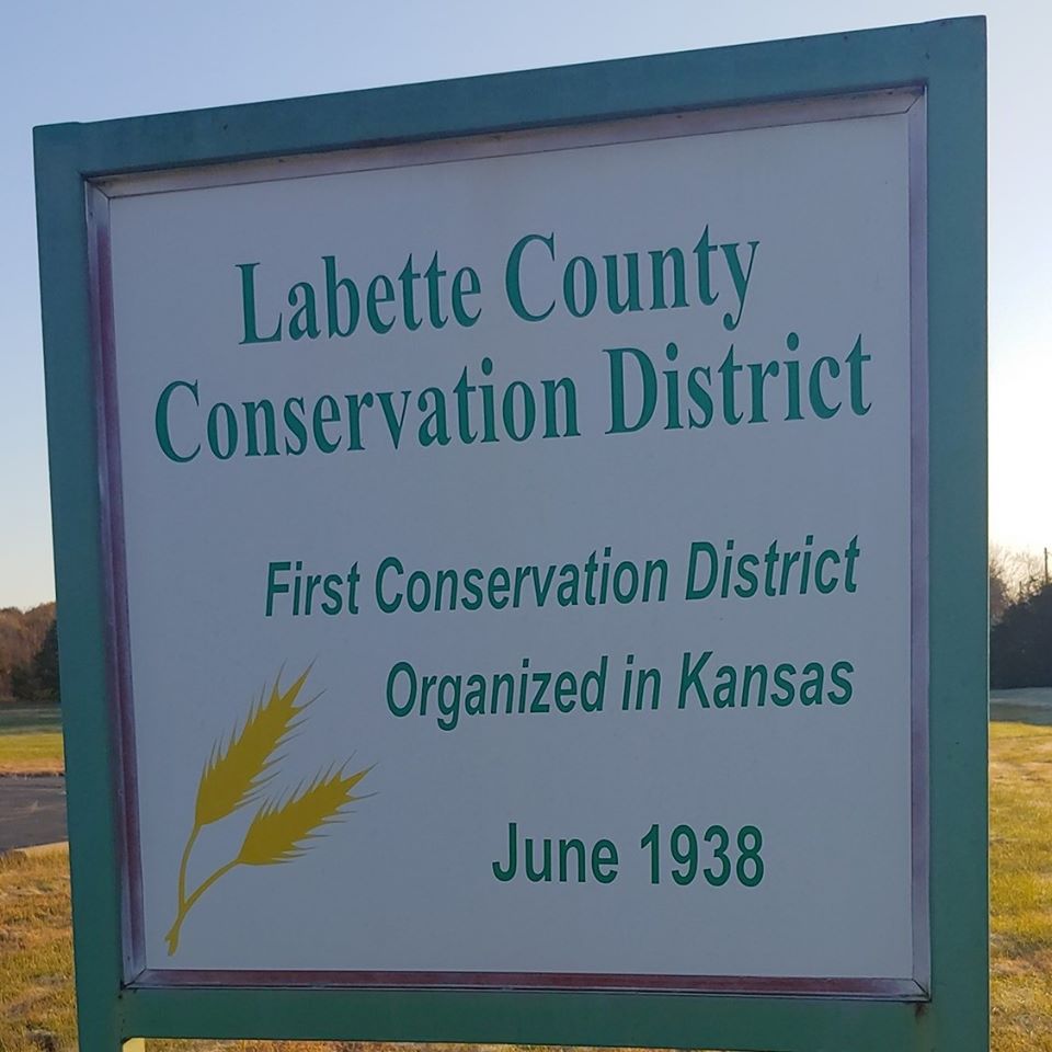 WDAgInsurance's tweet image. Thank you to @labettecountyconservation for showcasing local agriculturalists at their 81st Conservation District meeting. Enjoyed the evening with friends and outstanding #farmers &amp;amp; #ranchers