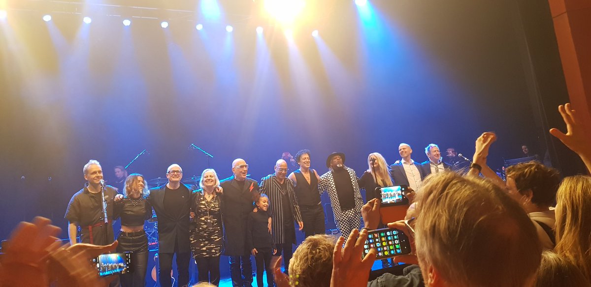 MALconcerts's tweet image. What a band,what a night !  #abowiecelebration #o2shepherdsbush