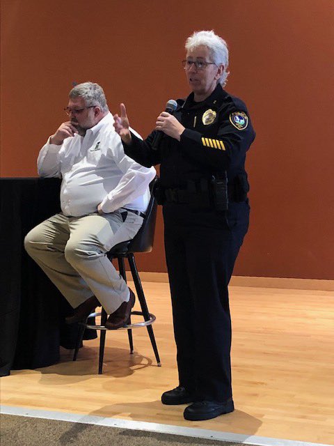 TigardOR's tweet photo. Cocoa and Cookies with Council - what a great turnout from the community! #TigardVision https://t.co/4NFL3cP3FG
