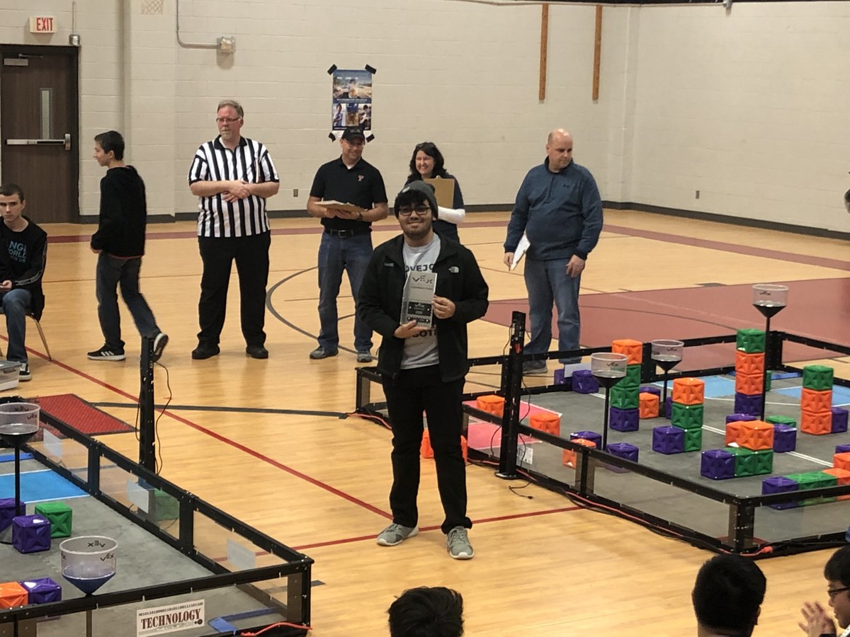lovejoyrobotics's tweet photo. We had a great day at the #HudsonVEXContest2020 and every team gave amazing effort! #1082B was a finalist and won the #SportsmanshipAward and #1082C won the #judgesAward and with #1082X were both quarterfinalists. #WSMSRobotics did amazing today as well! We have the best students https://t.co/TqJQxI3Bgi