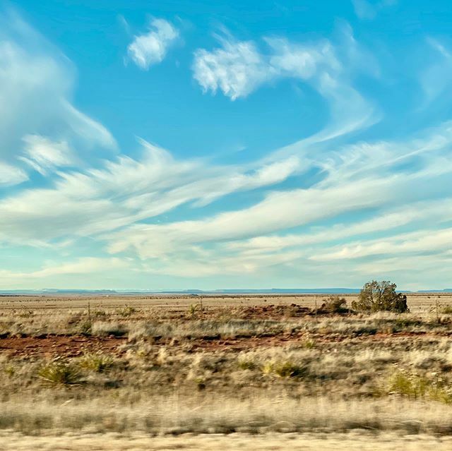 sherihalltx's tweet photo. First snow sighting of the year! Waaayyyy over there on the tops of those mountains. #newmexico #bluesky #i40 https://t.co/80AWb0VH0Z https://t.co/WenZM8qCqr