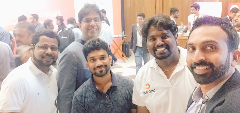 vishalskrishna's tweet photo. With entrepreneurs from @peoplebox @macappstudio #mspkart #buildmetrix making me feel at home @saasboomi. They say the future is built by visionaries. But, before that they begin as startups - something @mrgirish @svembu know all about & inspire us. @accelindia @Sequoia_India https://t.co/ElRKMUCccX