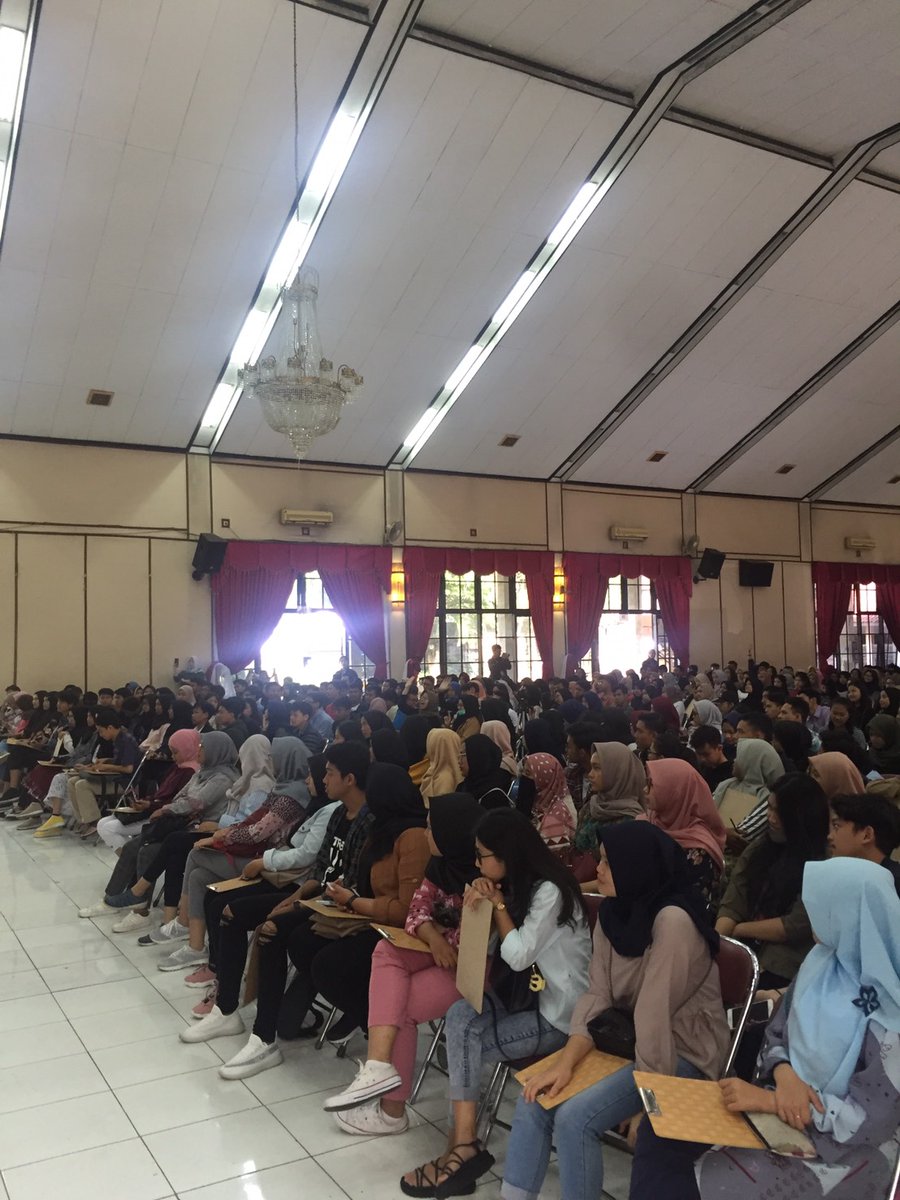 [LIVE REPORT]

Hallo🤗
Kita udah mulai sambutan dari Motivator kita niih yaitu Yasser Muhammad✨