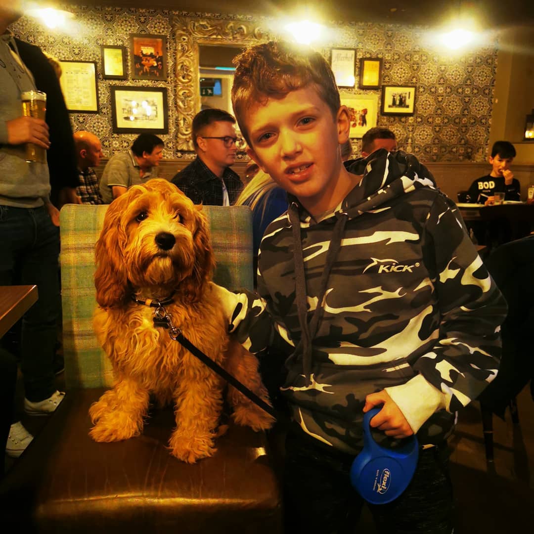 freddie_conlan's tweet photo. Tonight I went out with my daddy @scottyc1972 for my uncle mark for his birthday. This is chewy Thank you uncle @pdubbya2 for the lift home in your car #dolphinkickuk #ocrboyfreddie #TheOCRBoys #HowWeTri #DolphinKick #dryrobe #kitbrix #AkumaFamily #DownsendSchool #teamdownsend https://t.co/FhTlkHI2gE