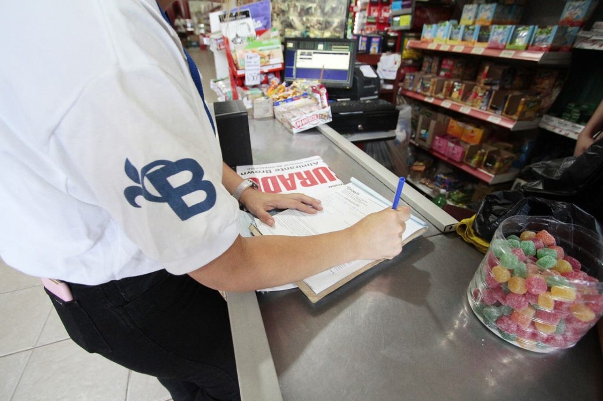 LANACION's tweet photo. Tarjeta Alimentar: clausuran comercios por cobrar recargos https://t.co/fQWPC6Vk8s https://t.co/4VUkRiTwma