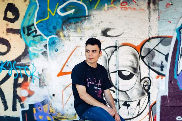 slameurfar's tweet photo. @Poesie_Urbaine @slameurfar #slam #poesie #graffiti #StreetArt https://t.co/XPOoOEWCac
