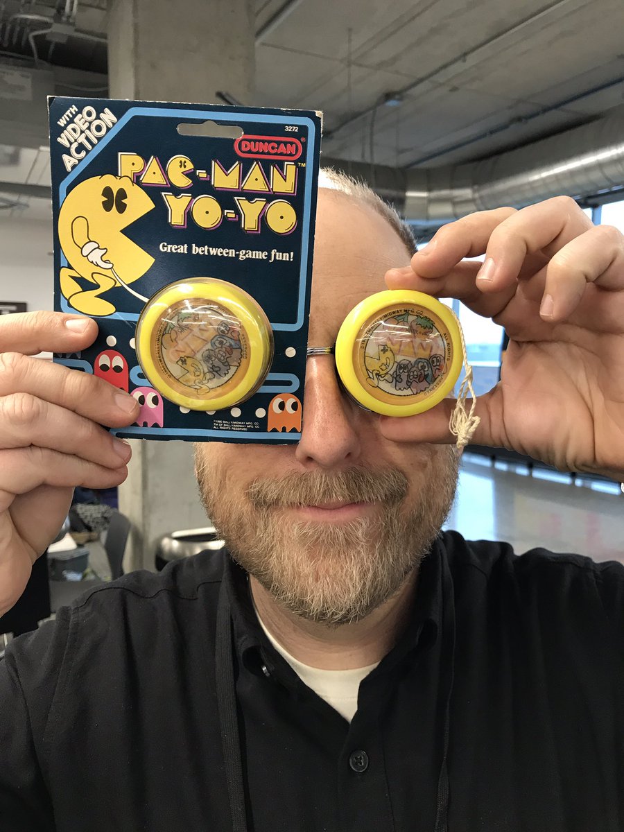 365ofpac's tweet photo. Some more wonderful yo-yo fun with @DocPop! #pacman40th #PacMan #pacman40th #pacman365 #365ofpac #1yearwithpacman #1980s #dotmuncher #pacman40 #bandainamco #retrogaming #videogames https://t.co/SfipAAcmyv