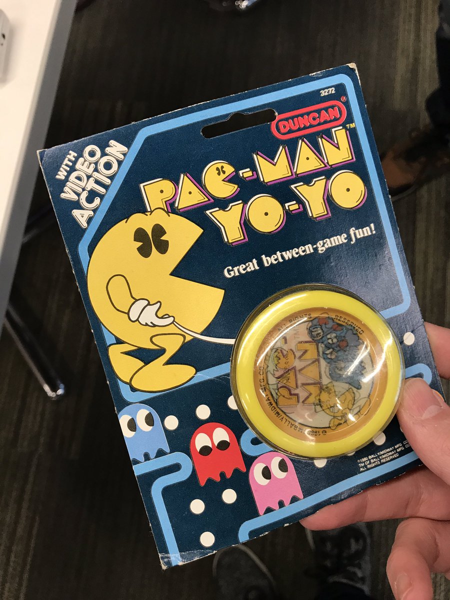 365ofpac's tweet photo. Some more wonderful yo-yo fun with @DocPop! #pacman40th #PacMan #pacman40th #pacman365 #365ofpac #1yearwithpacman #1980s #dotmuncher #pacman40 #bandainamco #retrogaming #videogames https://t.co/SfipAAcmyv