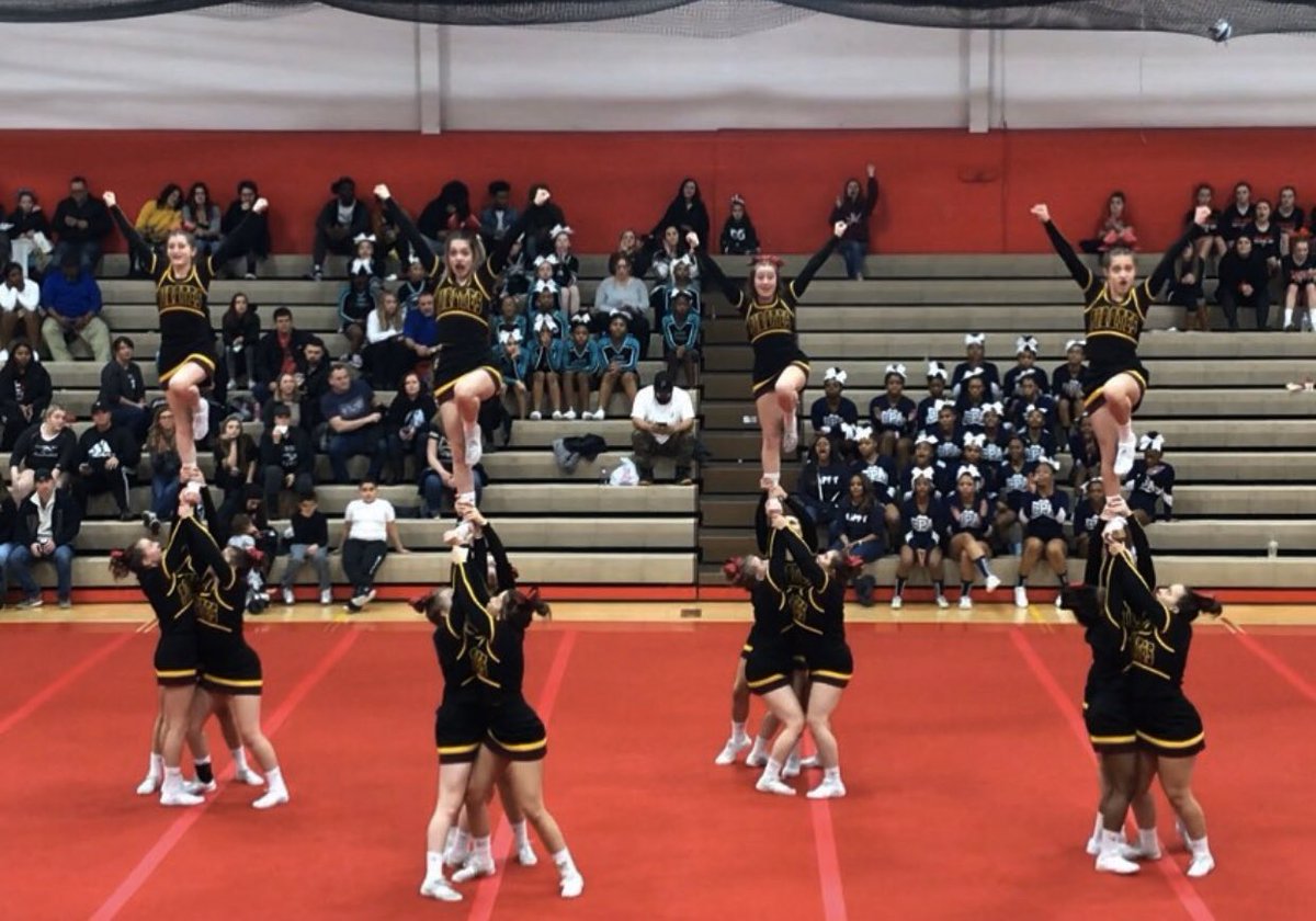 Riverview Varsity Cheer tweet media