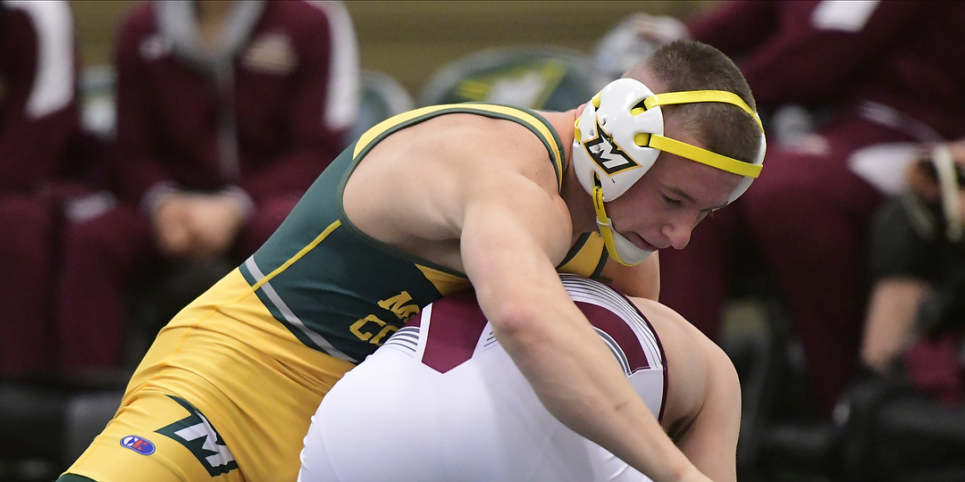 mcdanielsports's tweet photo. WRES: No. 21 Muhlenberg 38, McDaniel 18
Washington and Lee 35, McDaniel 14
Ryker Eckenbarger recorded two pins for the Green Terror in a CC quad at Gettysburg. Alexander LaVeck added one pin. #mcdwres https://t.co/Ih79dqX09X