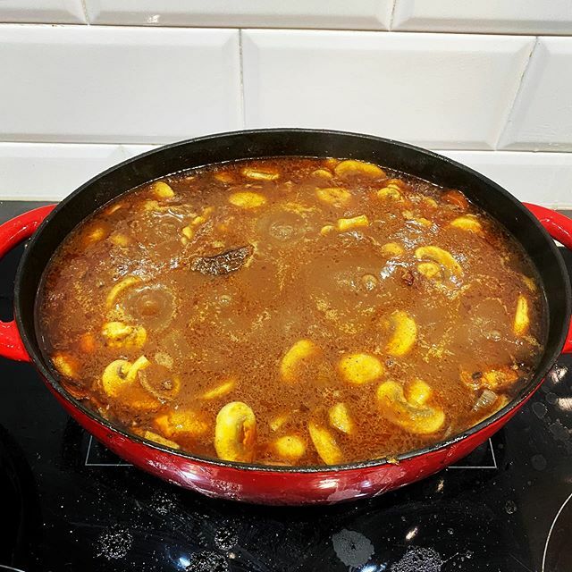 BŒUF BOURGUIGNON (Part 2)
.
.
.
#beef #bæufbourguignon #boeufbourguignon #eating #eat #food #foodporn #foodpic #instalife #instafood #instapic #yummy  #omg #lovelife #lovemylife #thanksgod #qualitytime  #taste #delicious #dinner #selfmade ift.tt/2TYQH78