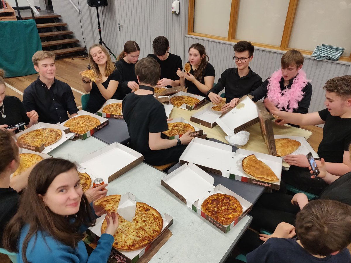 JYHughes0's tweet photo. And that's @Morpethpanto finished for another year!
Been a great 4 months of #collaboration with the @KEVIMorpeth and @NewminsterMid Production Technology students. #skillsforlife #realSTEM https://t.co/0SOqaBpSpq