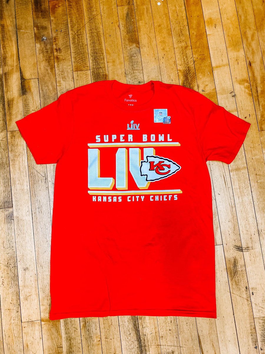 JocksNitchTop's tweet photo. 🏈 GIVEAWAY 🏈

Here’s your chance to win a #SuperBowl tee! 

💥 LIKE and RETWEET this tweet!
💥 FOLLOW our page!

Winner will be chosen THURSDAY! 🥳

Good luck and GO CHIEFS! ❤️🏈 https://t.co/LqR6ICNqQ0