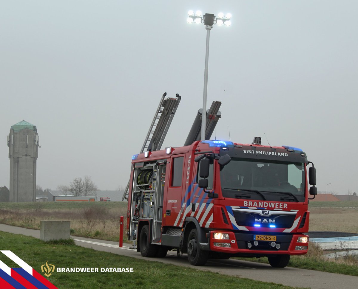 brandweerdatab1's tweet photo. Gloednieuwe Tankautospuit voor Brandweer Sint-Philipsland opgebouwd door Rosenbauer! #brandweer #new @MANtrucksNL @VRZ https://t.co/dQppo3nui1