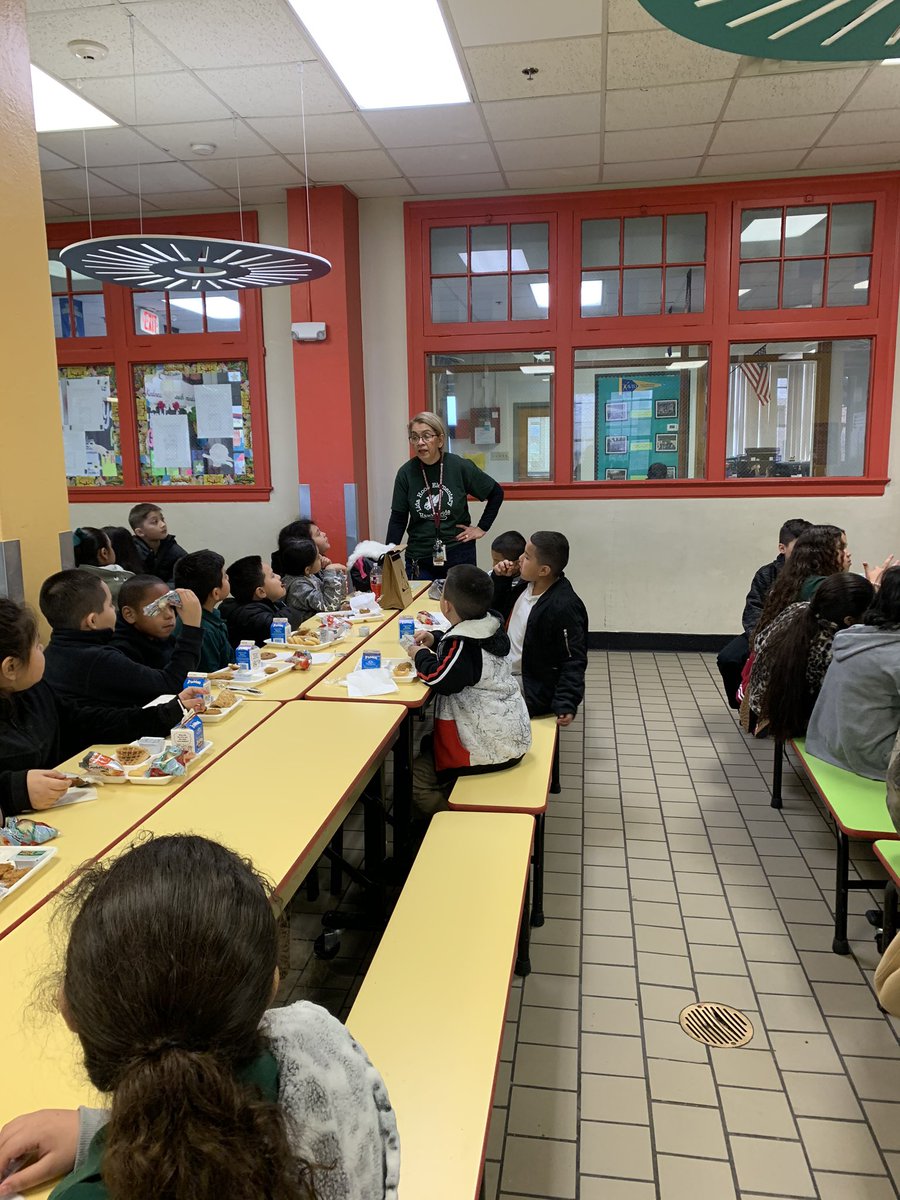 lidahooehawks's tweet photo. MLK Jr. &amp; his speech remembered in the classroom &amp; cafeteria. MLK Jr. Recordado en los salones y cafetería. @lidahooehawks @hawkpride_DISD @MolinaSunset @olgamarquez03 @MsSalazar2018 @dtexasteacher @alexa_ortiz23 @OurDayinPreK @alexdavis871 @ https://t.co/r8JNHqi1aA