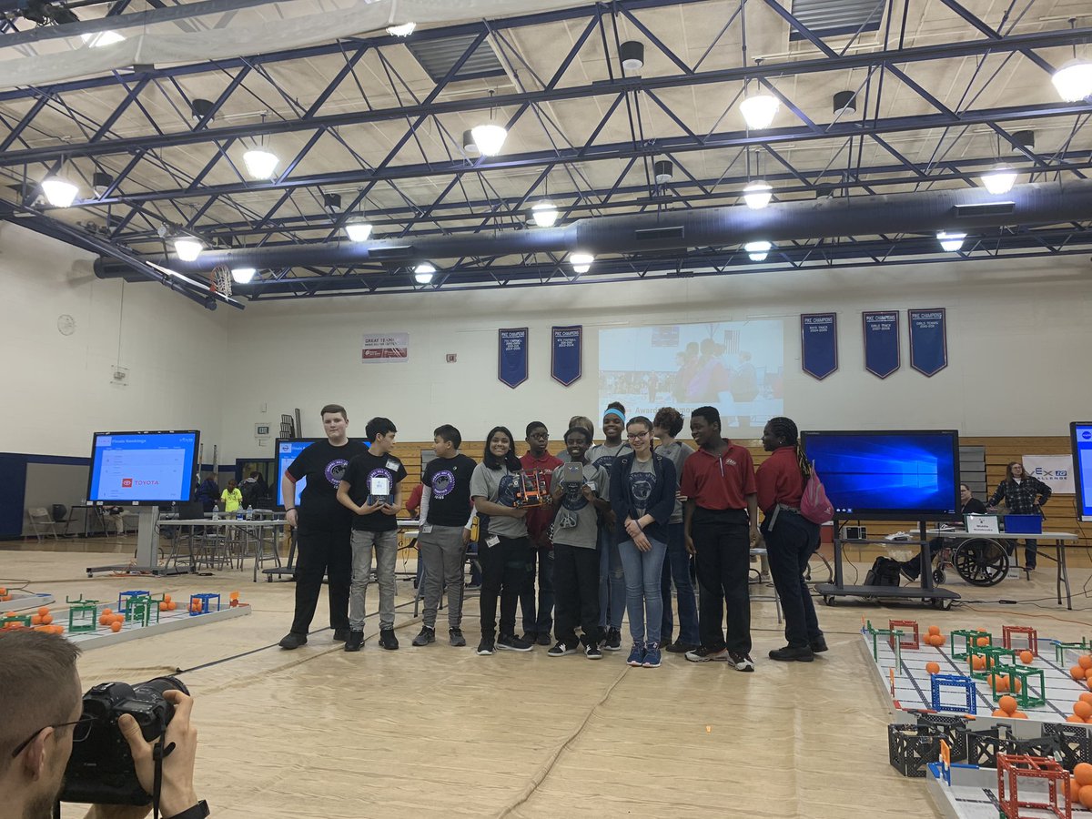 PLTW_CHC's tweet photo. Chapel Hill Giants Robotics team is going to state! @WayneTwpSuper @chckline #wearewayne https://t.co/yqxpAHP6ge
