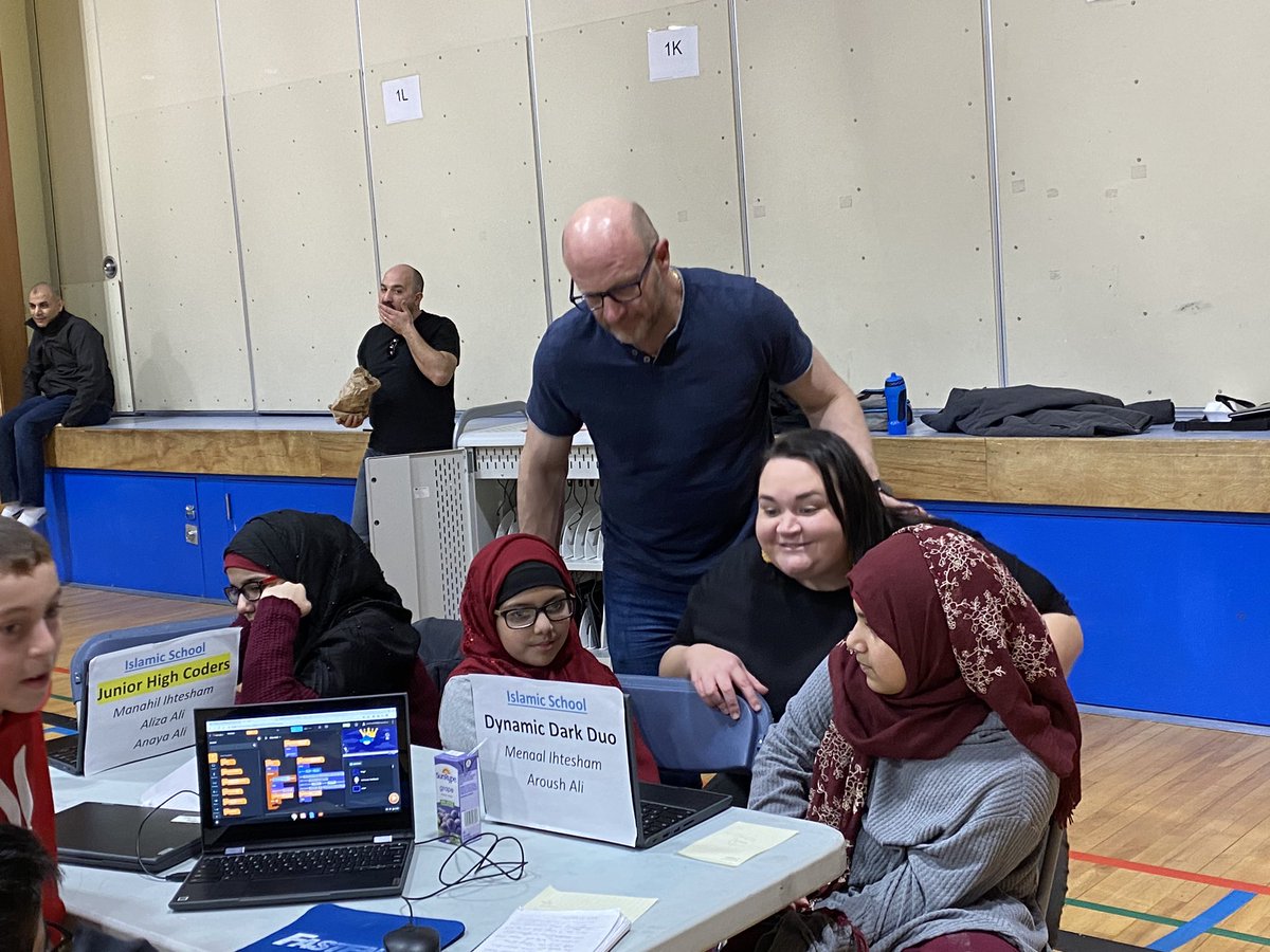 Our thanks to <a href="/DonaldKScott/">Don Scott</a> and Councillor <a href="/kellybalsom/">石家庄</a> for visiting with students <a href="/FMPSDTech/">Tech Dept FMPSD</a>’s Coding Competition. #ymm <a href="/DougNicholls2/">Doug Nicholls</a>