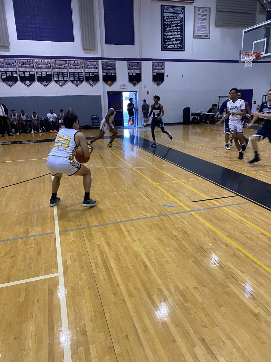Hoop_MIA's tweet photo. #PostGradBash
786 #Bracket
Semi-Finals:
@PointeGrad #Blue 37
#Westlake 28
#HoopMIA https://t.co/zFkSVwOwKh