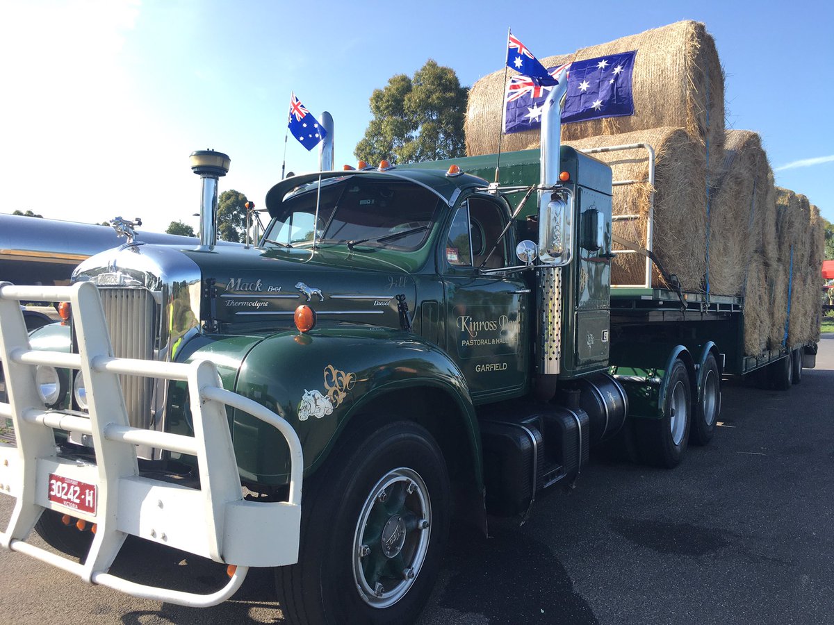 MaryGearin's tweet photo. Check out my ride for #AustraliaDay
Hitching a ride with Alan, one of the most excellent volunteers delivering hay to firezone hit farmers in East Gippsland, in his vintage Mac
#needforfeed
Watch out for him on tonight’s @ABCTV @abcmelbourne https://t.co/6J1tPC5d4w
