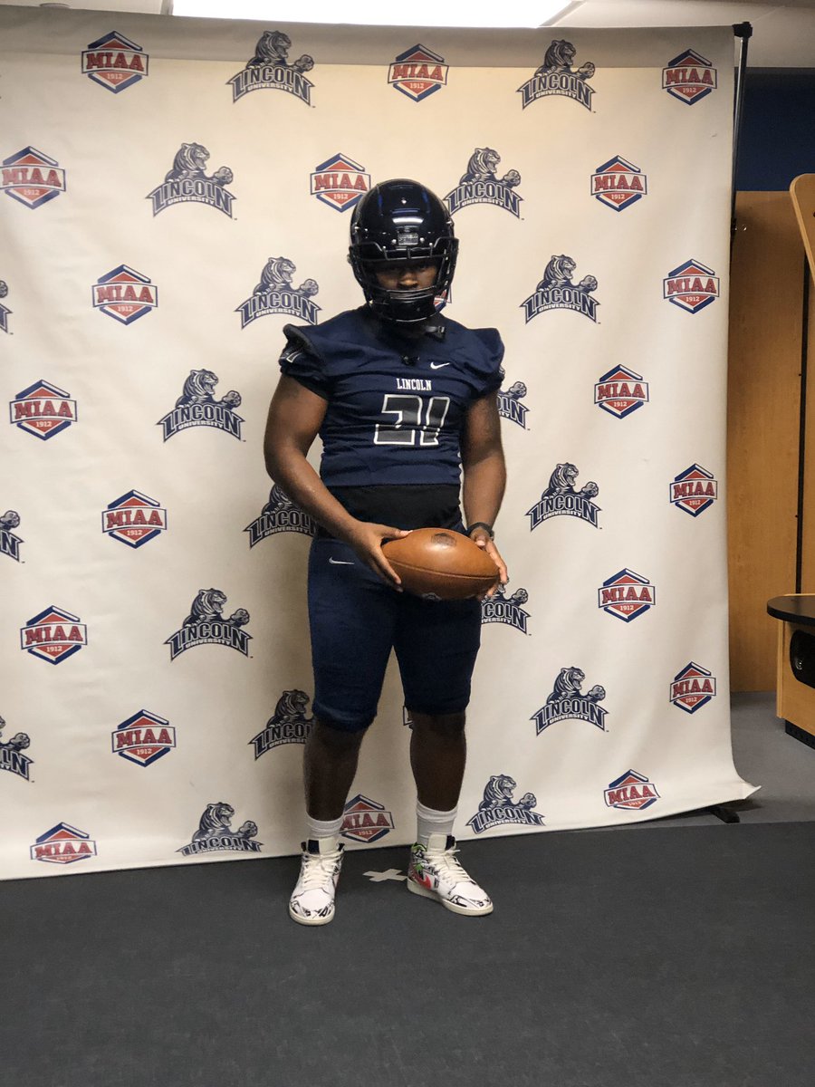 TigerMinor's tweet photo. Minor Football 2020 Rb @VanceJavonte enjoying his official visit this weekend at Lincoln University(Missouri). MAJOR things going on at MINOR! #MinorPride https://t.co/TCjXZp9oul