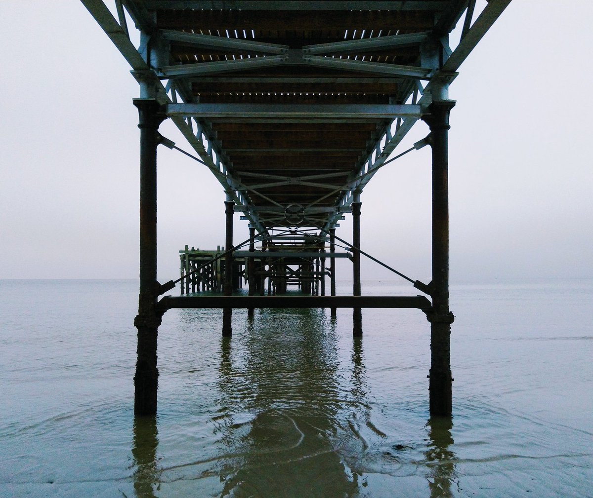 PiersSociety's tweet photo. Incredible to see the rebuilding of Totland Bay Pier today. I can't wait to be able to walk along this pier when it reopens 🥰 https://t.co/gGR057ROmF