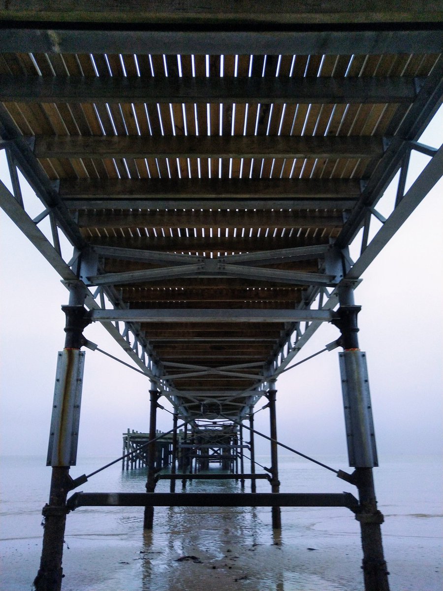Incredible to see the rebuilding of Totland Bay Pier today. I can't wait to be able to walk along this pier when it reopens 🥰