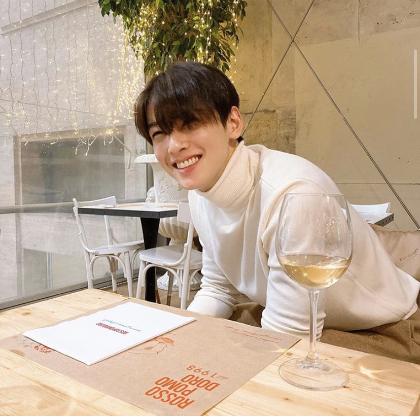 CINNABUNMi's tweet photo. i love being home<3 https://t.co/lNGWJGbdrU