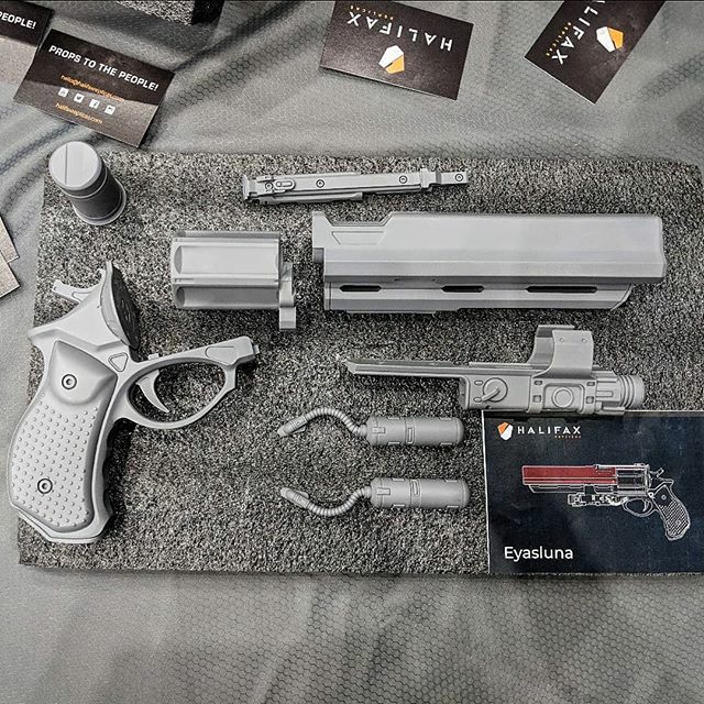 HalifaxReplicas's tweet photo. It's been so awesome seeing what you guardians have done with your DIY kits - there's been some pretty epic designs!

We'll be doing a raffle next week to raise some money to support those struggling from the bushfires here in Australia - enter to go in … https://t.co/XWv1TLKBd7 https://t.co/9wNtiUbo1m