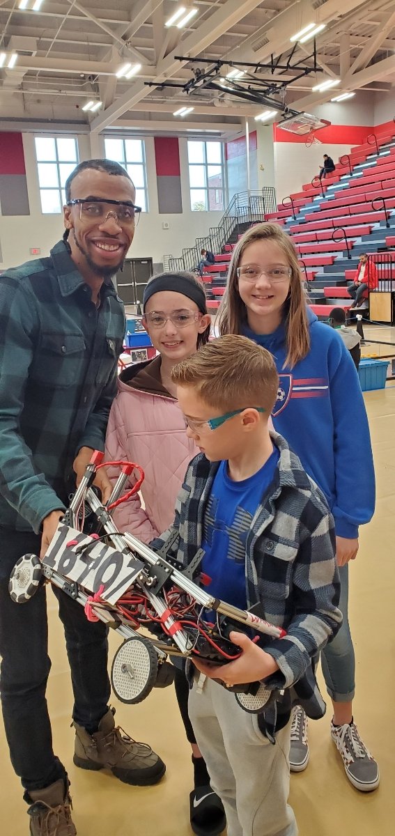 DigitalDiets's tweet photo. @Wilson_Rams In our first year, I'm proud to announce that our Wilson FTC robotics team made the playoffs and we're the only middle School that's in it right now!!!!!!! We made it in the top 10 #GoRAMS #SuperProud https://t.co/KM3RF6fZmY