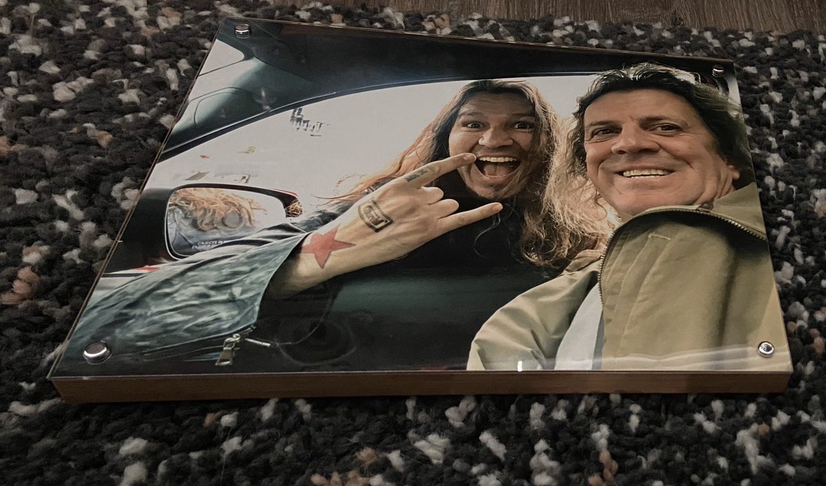 rockerchicshar's tweet photo. Got this enlarged on wooden panel for my hubby’s bday 🎁  This night at #whiskeyagogo was as good as a Bon Jovi show 🎸 Can’t wait for #stupidgoodlookings Vol. 2 and more LA Drills Shows @TheRealPhilX @PhilXOfficialFC https://t.co/HzbgcZDIIu