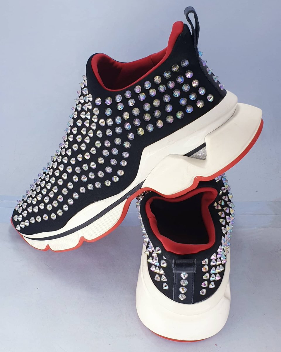 AkubeKing's tweet photo. This Louboutin is available at a price you won't believe. Visit link in bio. #akubeking #akube #akubeshoes #LasuResults #Burnaboy #Burna https://t.co/uMO2P2P9PI