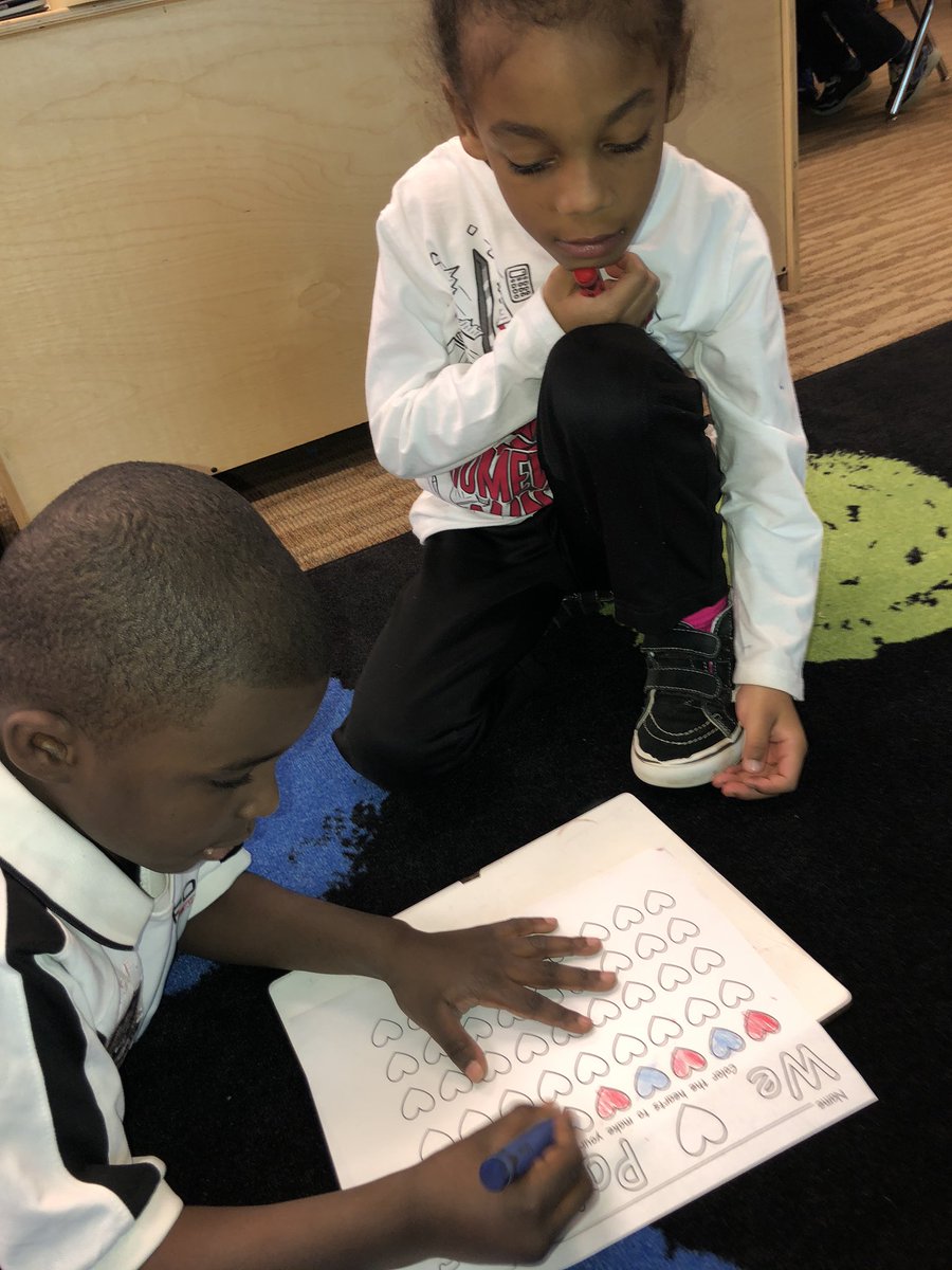 4K and Kindergarten working together on patterns!! What great team work!!! #pridein5 #thisisleaphart <a href="/LeaphartElem/">Leaphart Elementary</a> <a href="/MrsSandiferLES/">Jamie Sandifer</a>